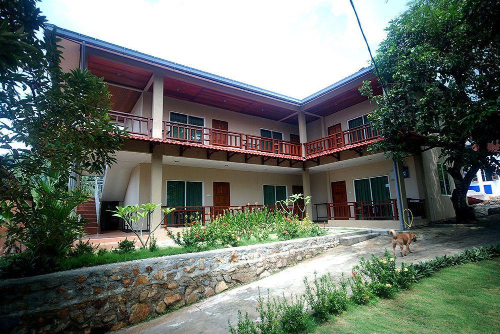 Tioman Dive Resort Kampong Ayer Batang Exterior photo