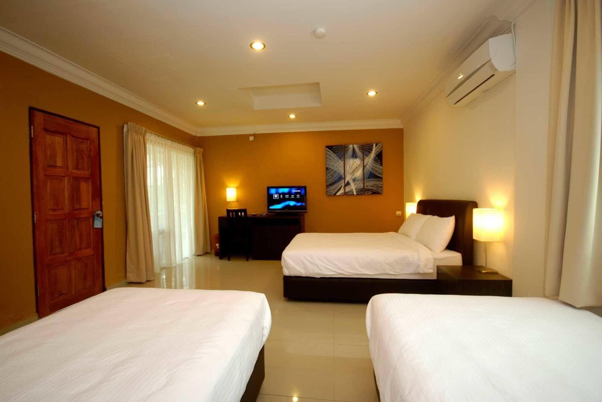 Tioman Dive Resort Kampong Ayer Batang Exterior photo