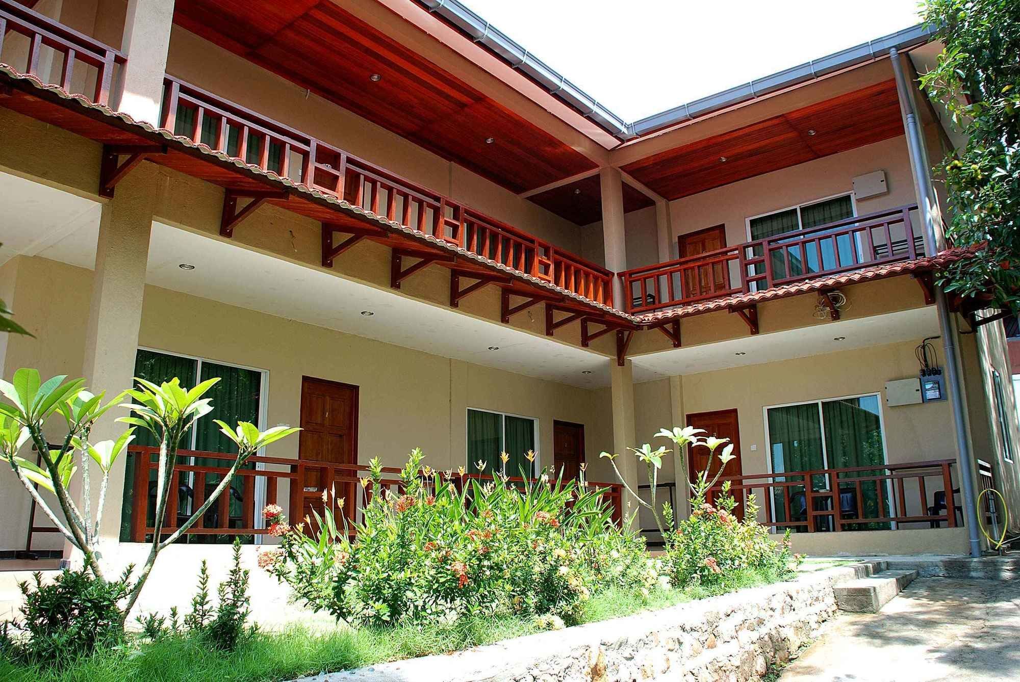 Tioman Dive Resort Kampong Ayer Batang Exterior photo